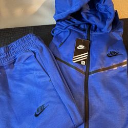 Nike Tech Suit 