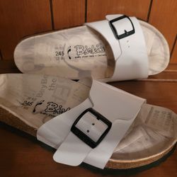 Birki's By Birkenstock Unisex Slide Sandals White Buckle 38/50 W7 M5 shoes. 
