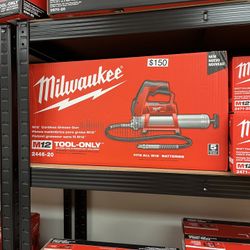 Milwaukee M12 Cordless Grease gun