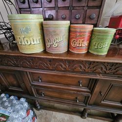 Vintage kitchen tin canisters. Pickup in West Murrieta
