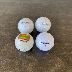 Set of 4 golf balls