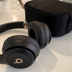 Beats Solo 4 Headphones 