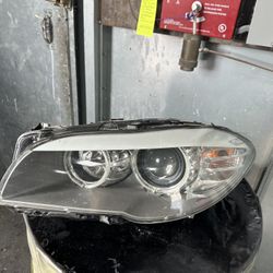 2011 BMW 528i Headlight 