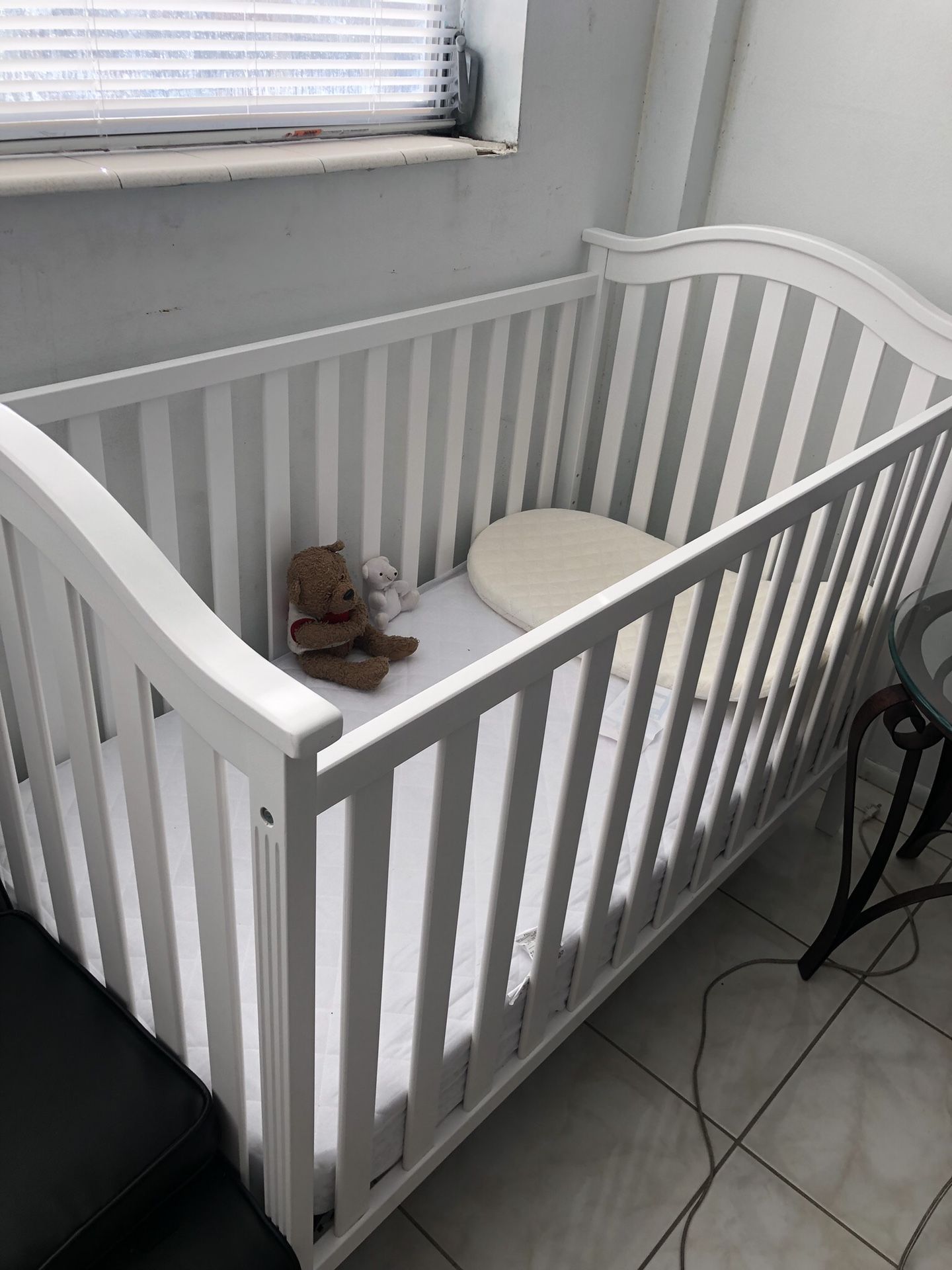 White Baby Crib with Mattress
