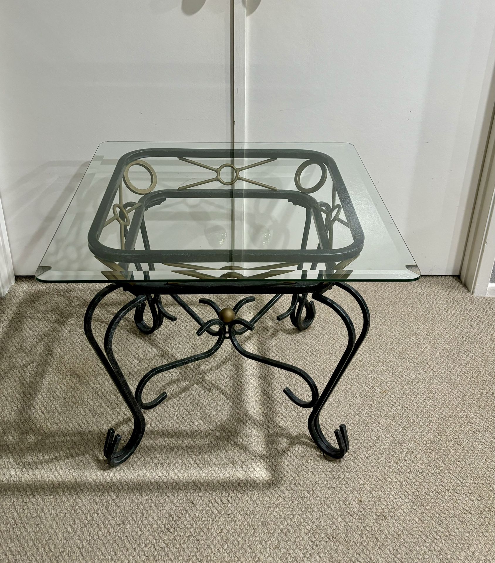 Glass top side table in good condition
