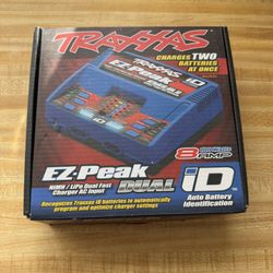 TRAXXAS DUAL CHARGER 