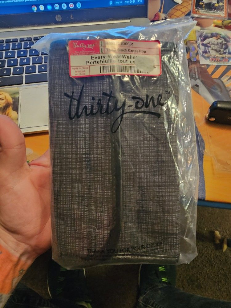 Thirty One Black Cross Pop Wallet