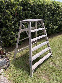 6ft Ladder You can STAND or SIT SAFELY AT THE TOP