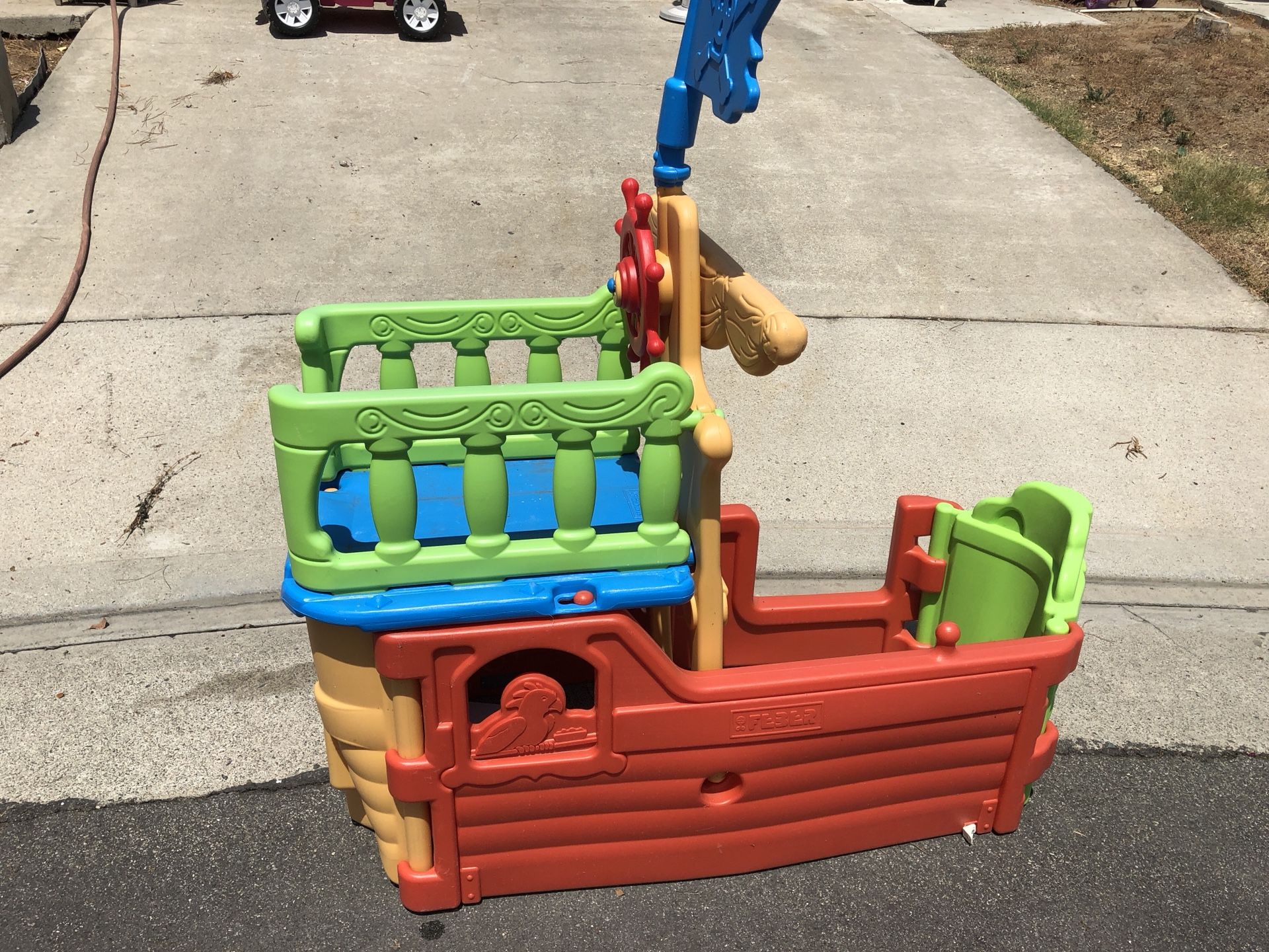 Step2 Pirate Ship Pretend Play