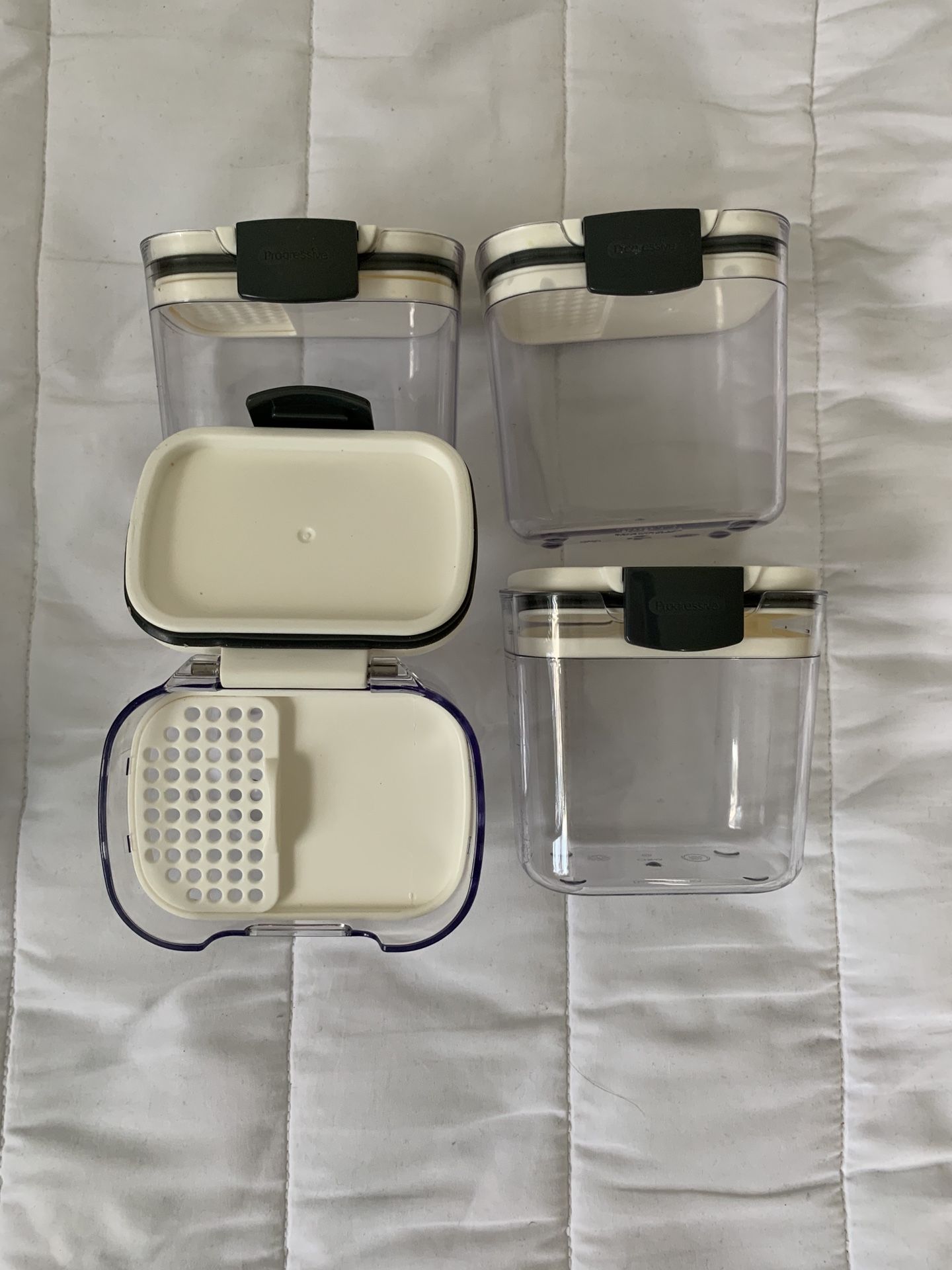 4 Progressive Airtight Food Storage Containers with Lids