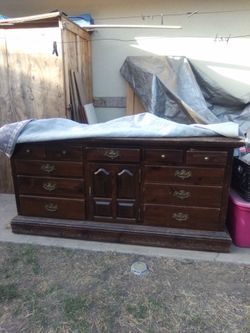 Ethan Allen Dresser