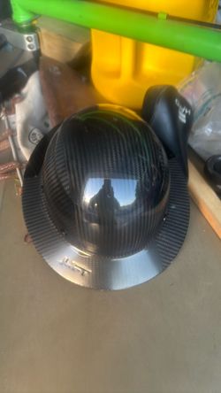 carbon fiber lift hard hat like new condition