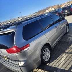 2011 toyota sienna xle