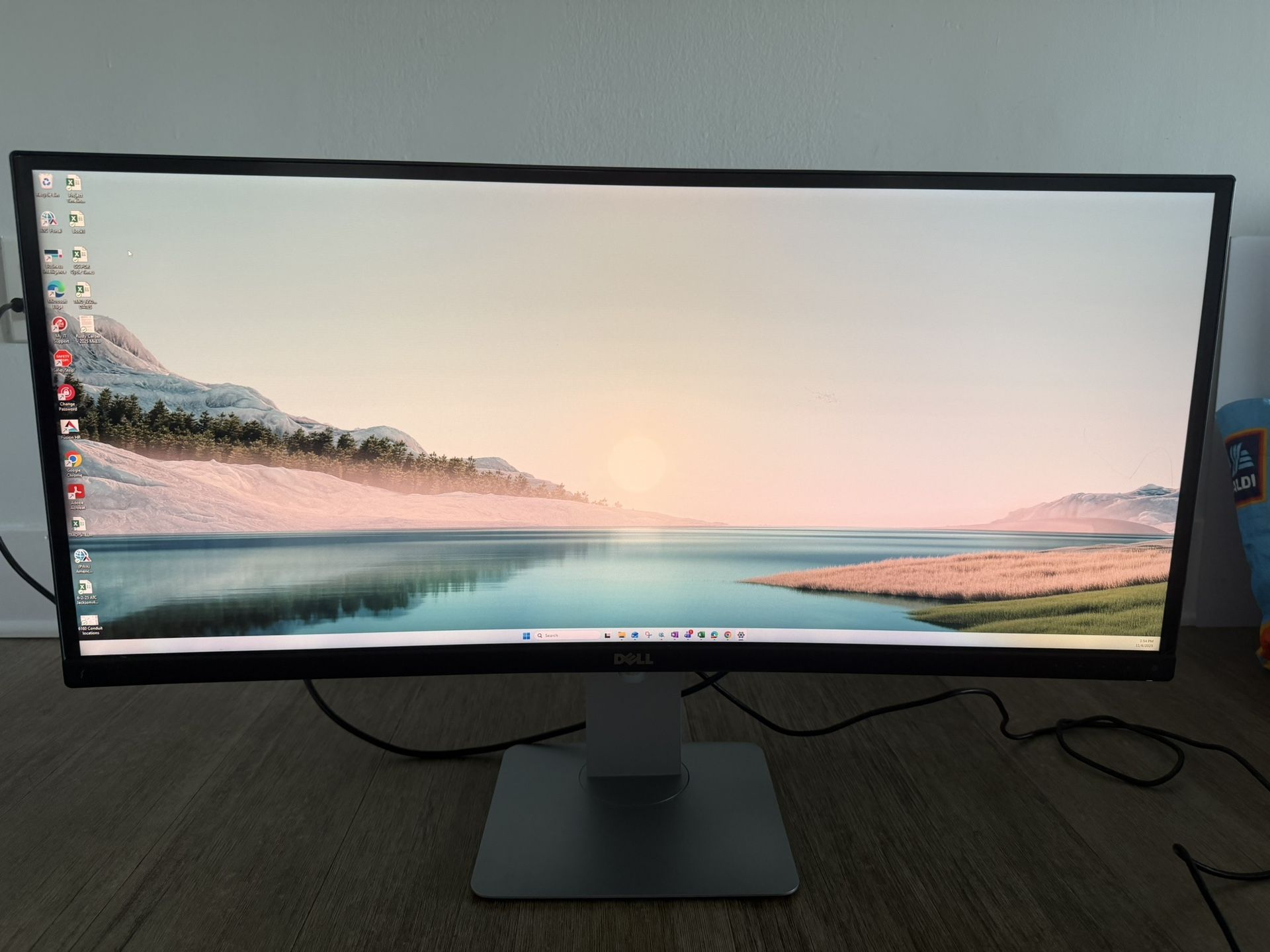 Dell 34” Ultra sharp Curved Monitor