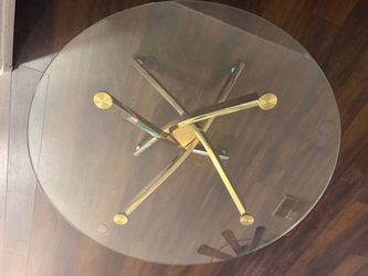 ELEGANT GLASS COFFEE TABLE – LIKE NEW ✨