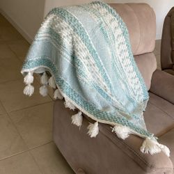 Cute Sea Foam Green And White Throw Blanket With Tassels