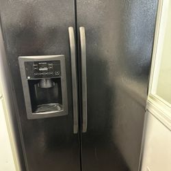 GE Black Side By Side Refrigerator