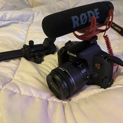 Canon T7i (800D) DSLR camera | W/Starter Equip
