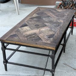 Pottery Barn Coffe Table 