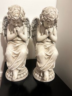 2 plaster/plastic angels