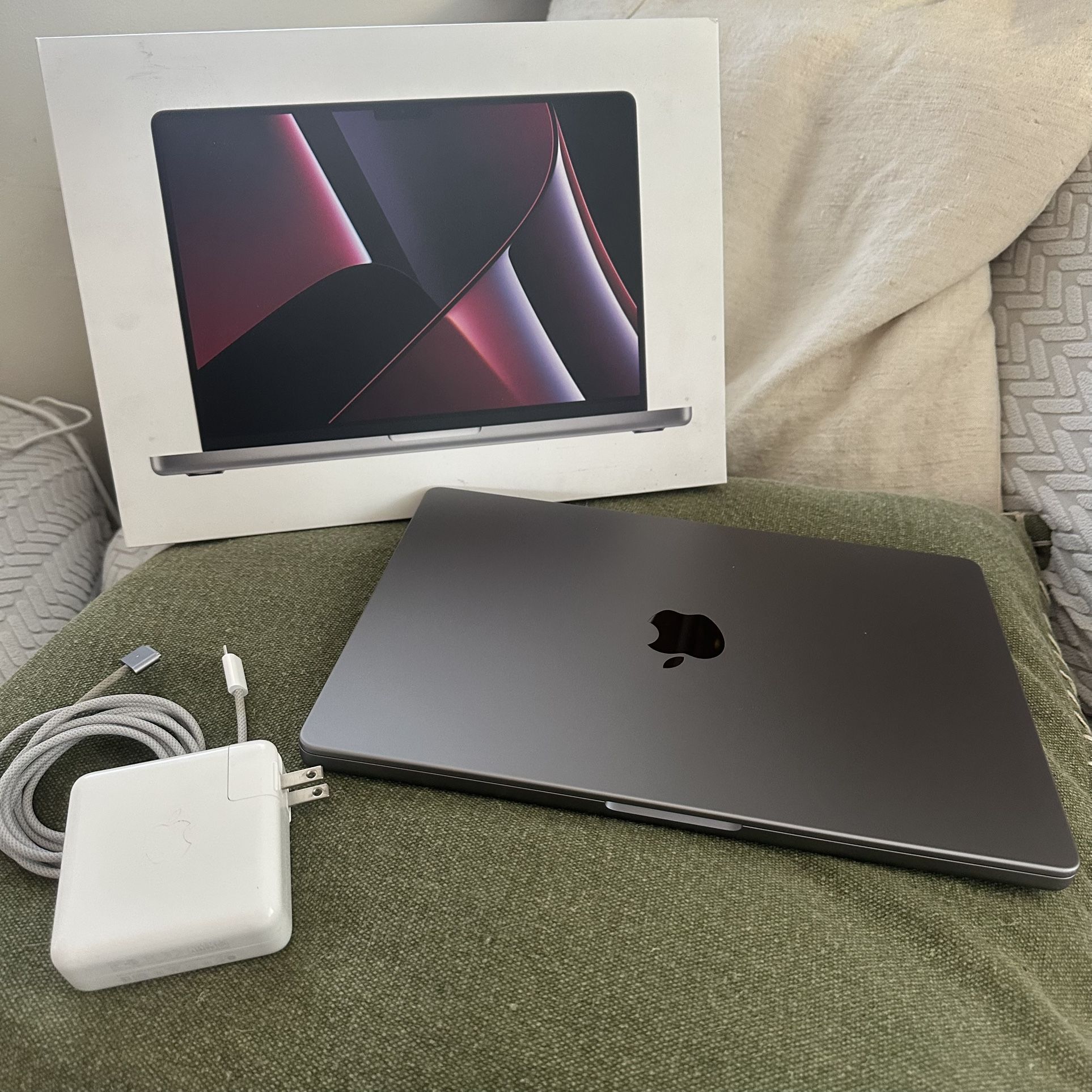 Apple MacBook Pro 14” 1T Laptop (New w/ Box)