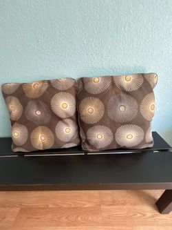 Decorative Pillows - Set of 2 Throw Pillows