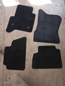 New Chevrolet Black Tahoe Carpet Mats