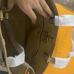 Louis vuitton LV Paper Bag for Sale in Los Angeles, CA - OfferUp