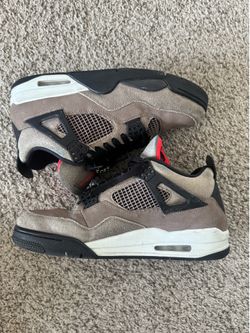 Jordan 4 Taupe Haze Size 11