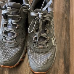 Saucony running shoes