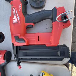 Milwaukee Brad Nailer