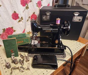 Singer featherweight sewing machine