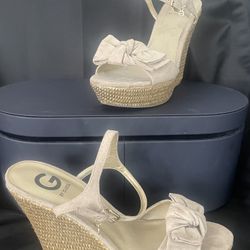 Size 9 Guess Wedge