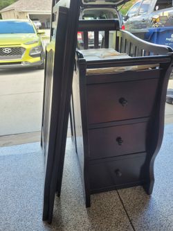 Crib with 3 drawers and shelves