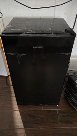 Mini fridge
