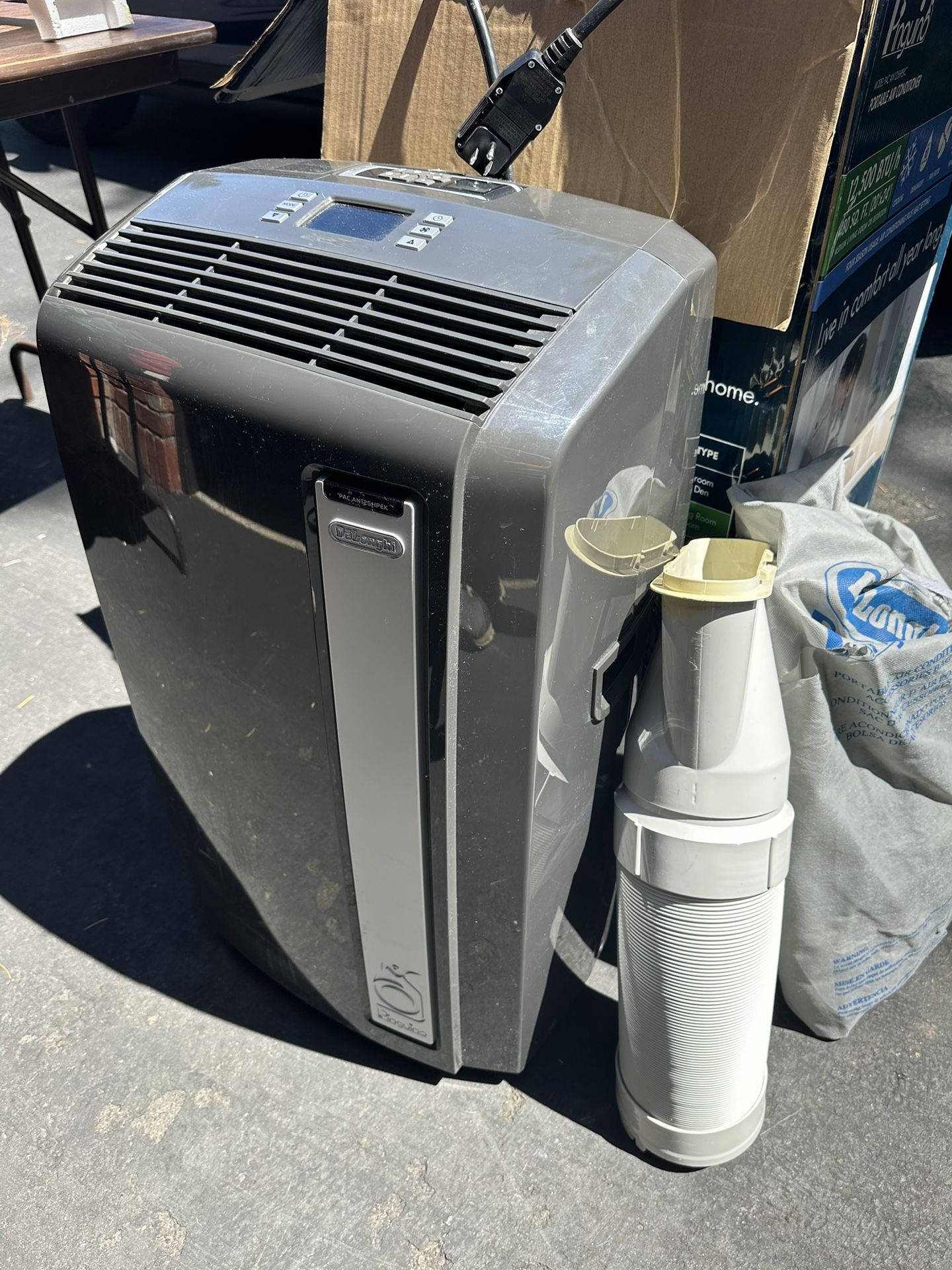 DeLonghi 12,500btu Portable Air Conditioner