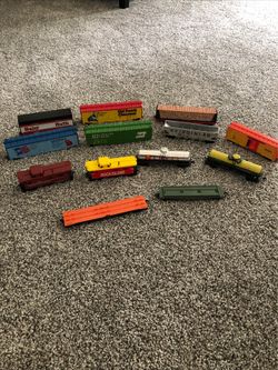 HO Scale Train Cars - Lot Of 13