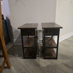Set of nightstands 
