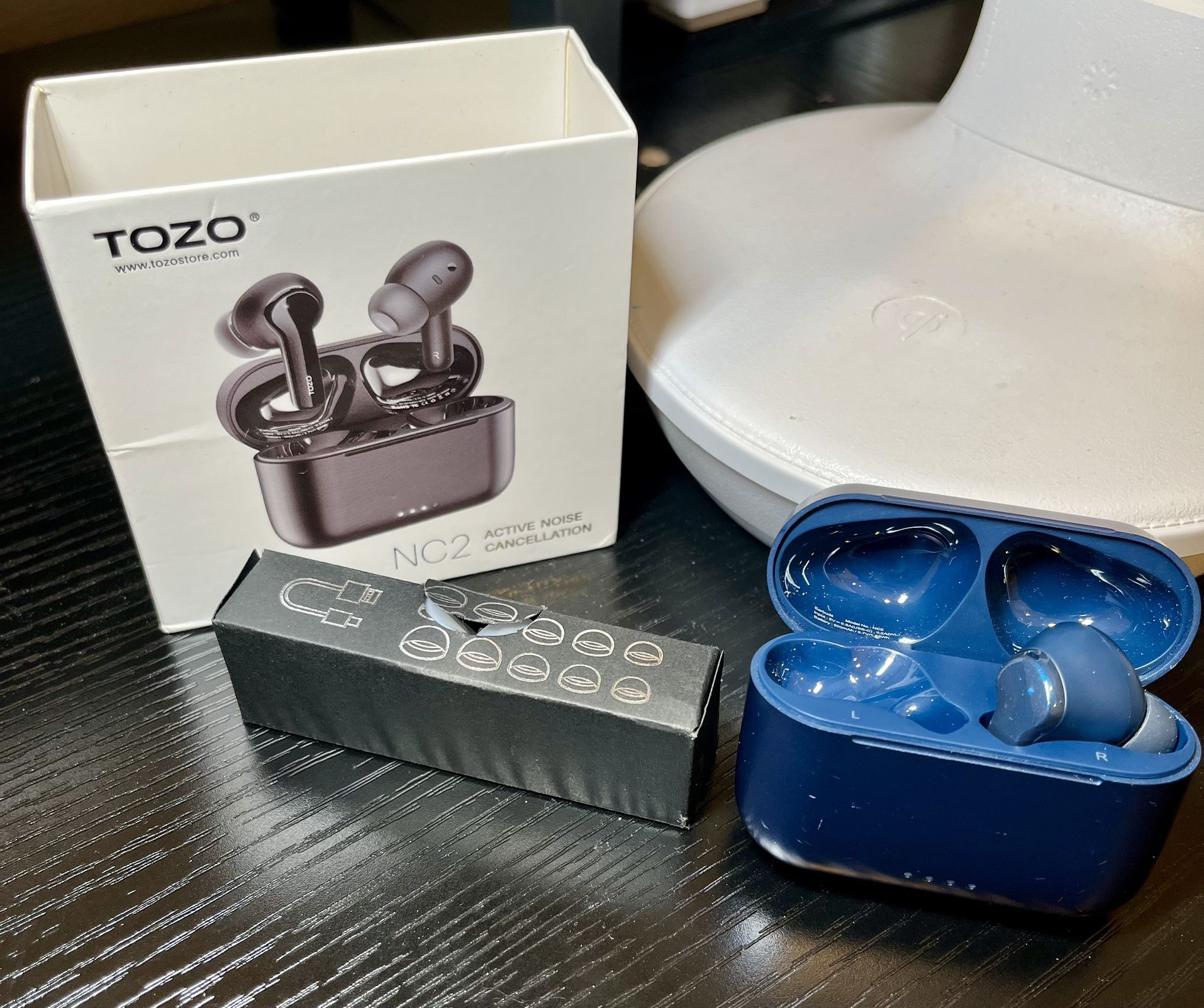 Tozo NC2 Earbud case + Right Earbud