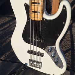 Squier Vintage Modified Precision Bass -MINT