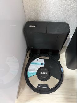 Shark 2 in 1 robot vacuum