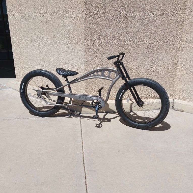 CUSTOM "V-Roadster" Stretch Cruiser Bicycle $850