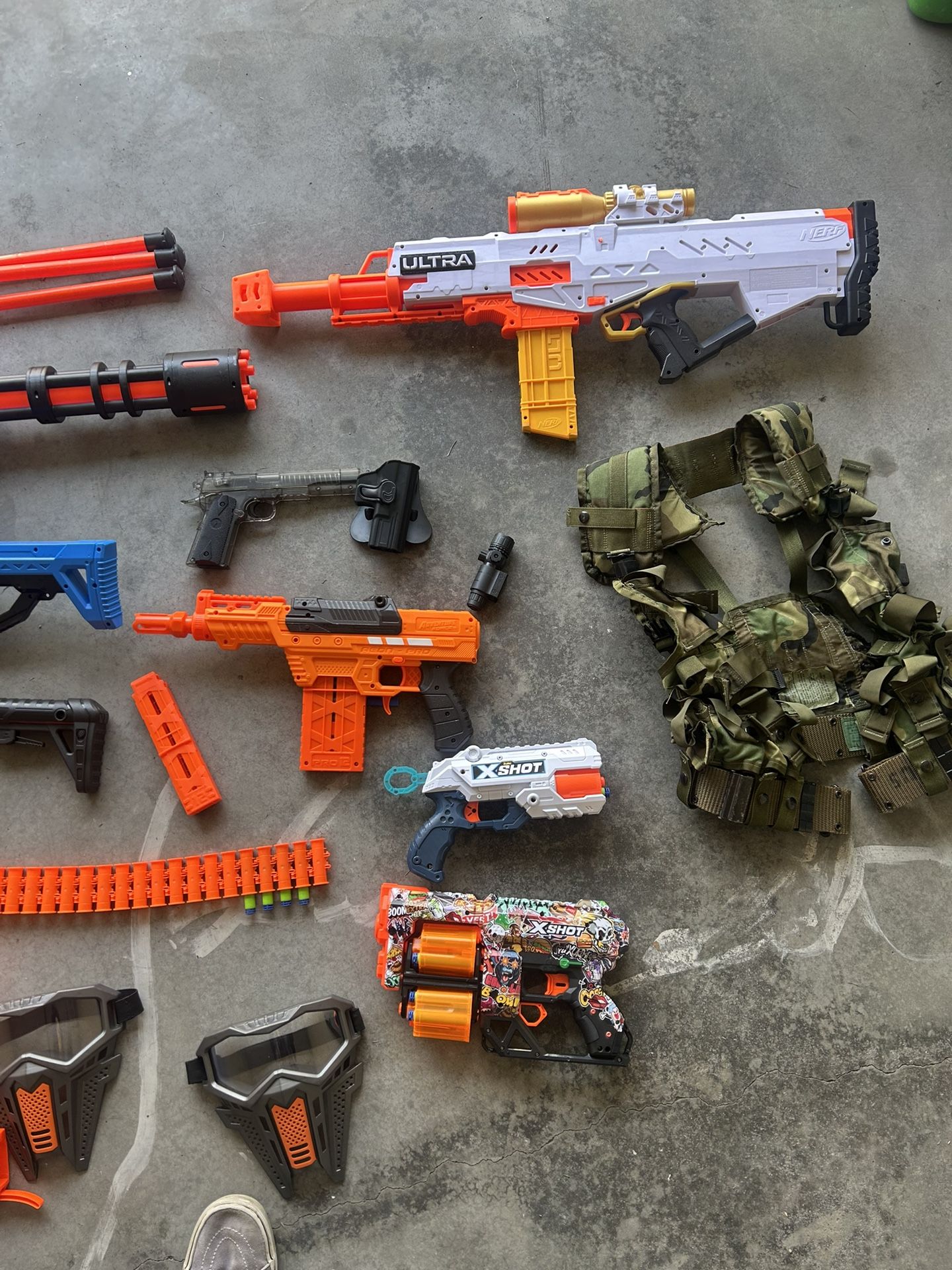 Decent Nerf Gun And Accessories Collection 