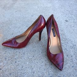 Kay Unger Women's 9M Burgundy Textured Leather Pumps | Pointed Toe Stiletto Heel