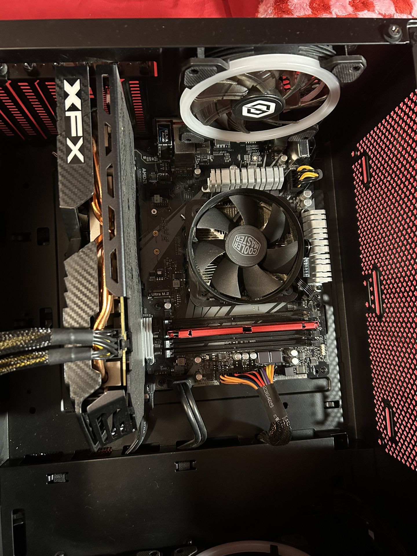 Pc For Sale For Parts Or Repair( READ DESCRIPTION)