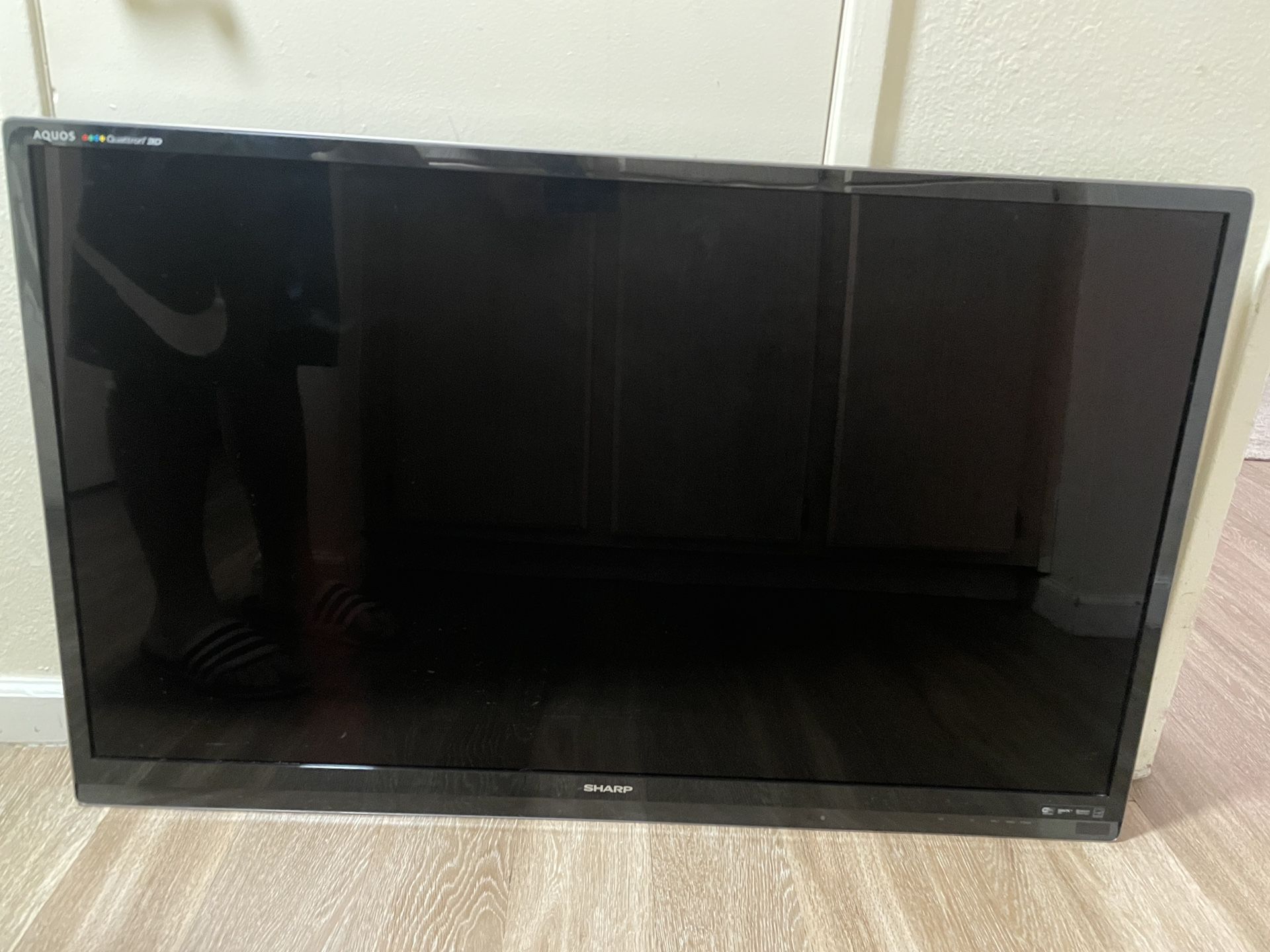Quattron 3D LED HDTV