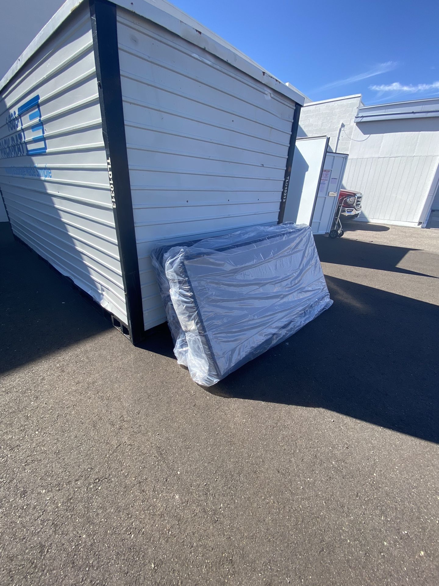 Cal King Mattress And Box Springs for Sale in Bullhead City, AZ OfferUp