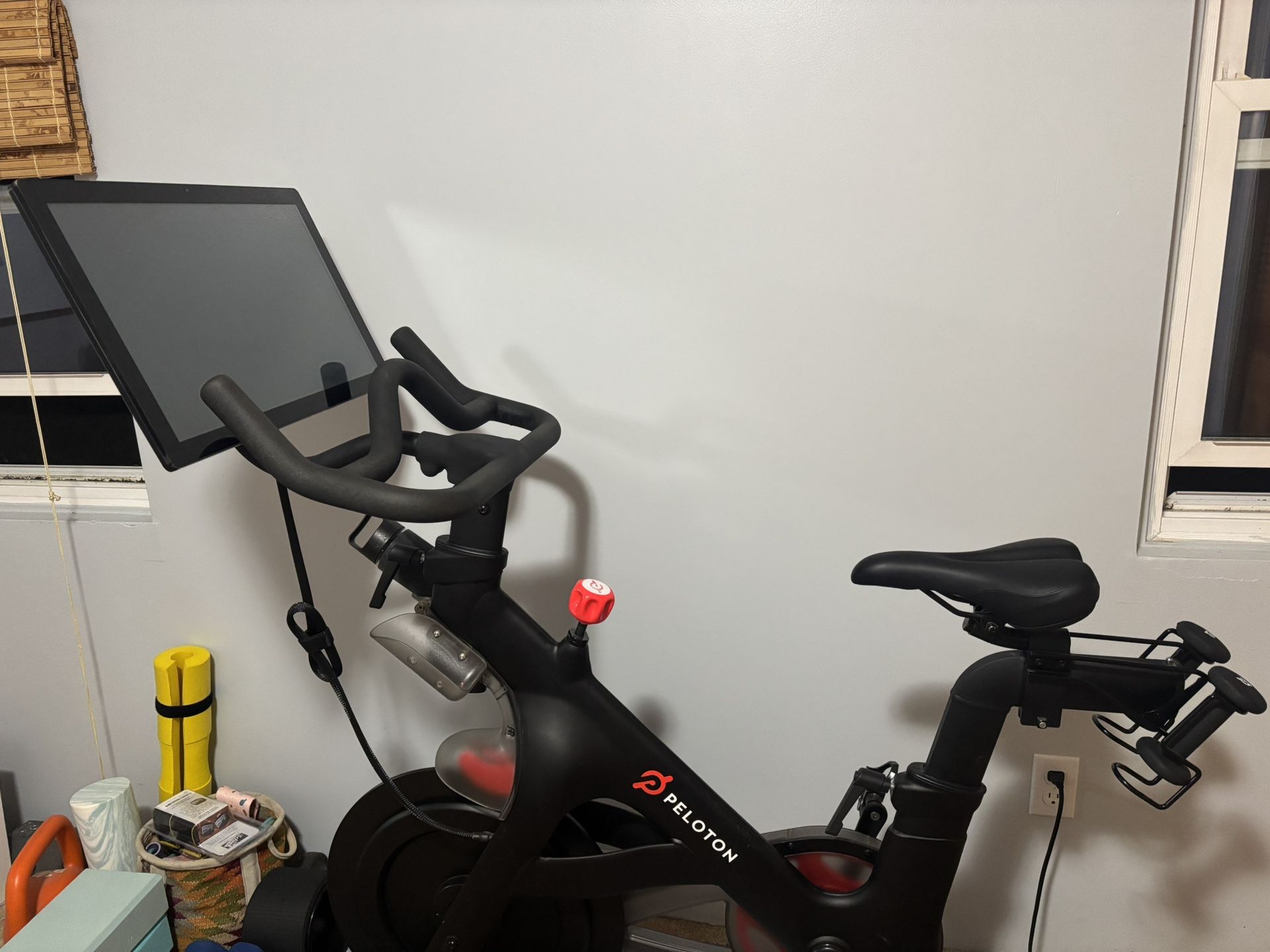 π΄ββοΈ Peloton Bike - Excellent Condition π΄ββοΈ