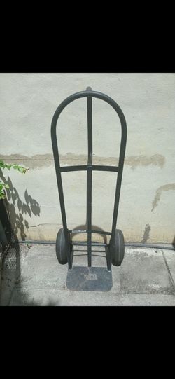 YES, Item Is Available Milwaukee Dolly 600