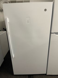 GE 17 cubic upright freezer
